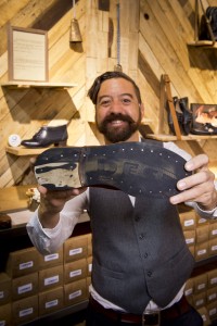 Juliano Lima en su tienda Caboclo de Barcelona.
