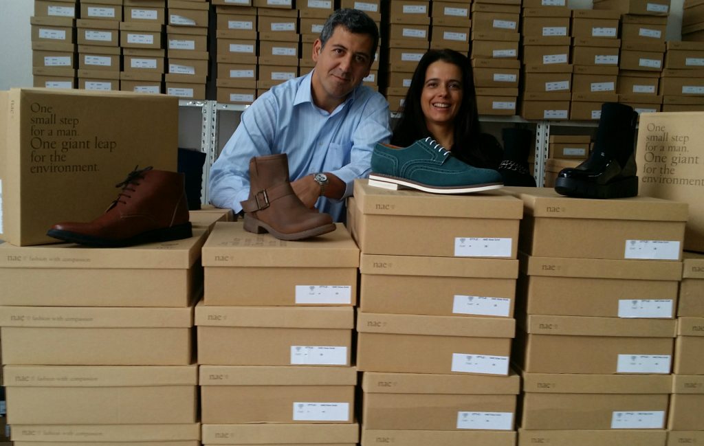 Álex y Paula creadores de la marca de zapatos veganos Nae Vegan